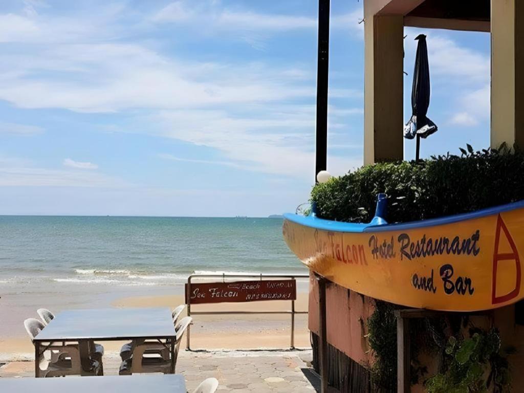 Sea Falcon On The Water Na Chom Thian Exterior foto